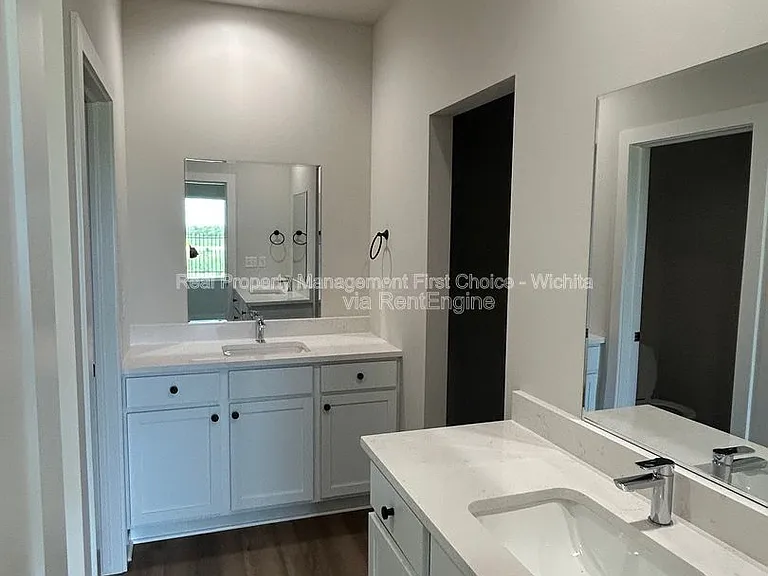 138 N Gowen St — Photo 14