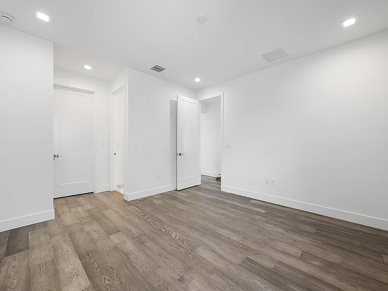 8561 Crystal Downs Ave — Photo 33