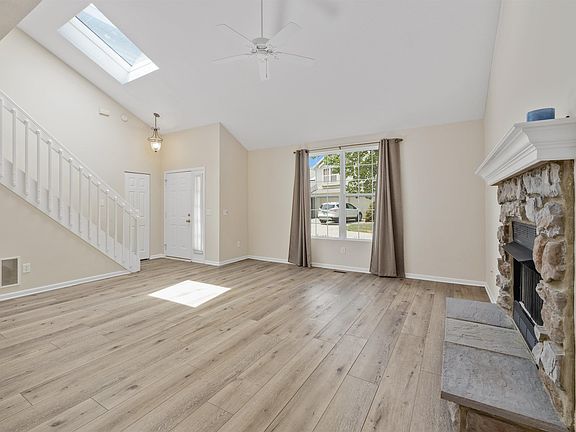 4th image of 5418 Thornbriar Ln