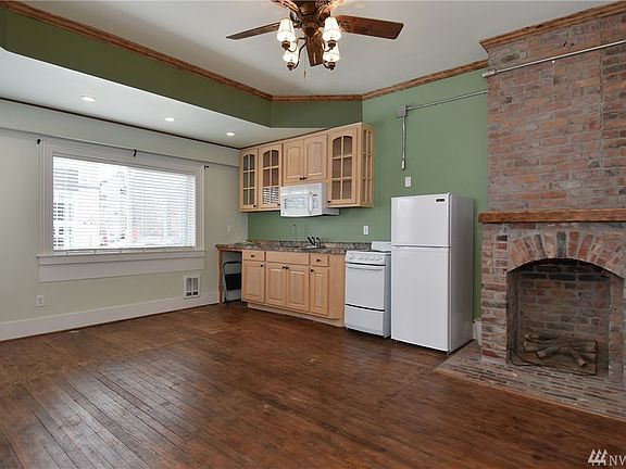 2nd image of 2922 Hoyt Ave #1-15