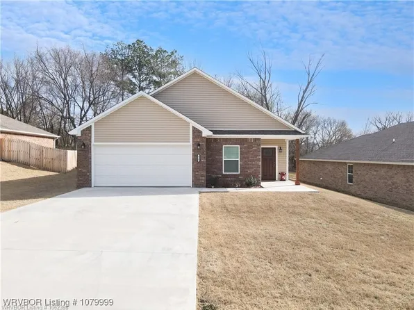 626 N Oak St, Hackett, AR 72937