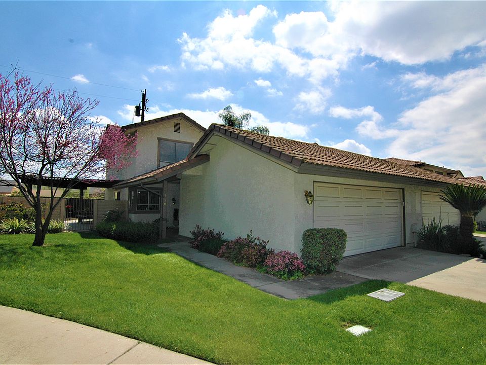 1st image of 130 Oak Forest Cir