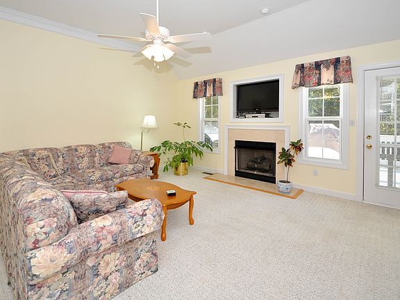 Living Room w/Gas Fireplace
