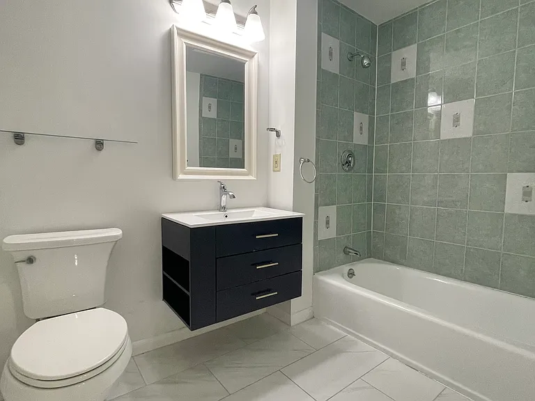 15 Marion St #E2 — Photo 22