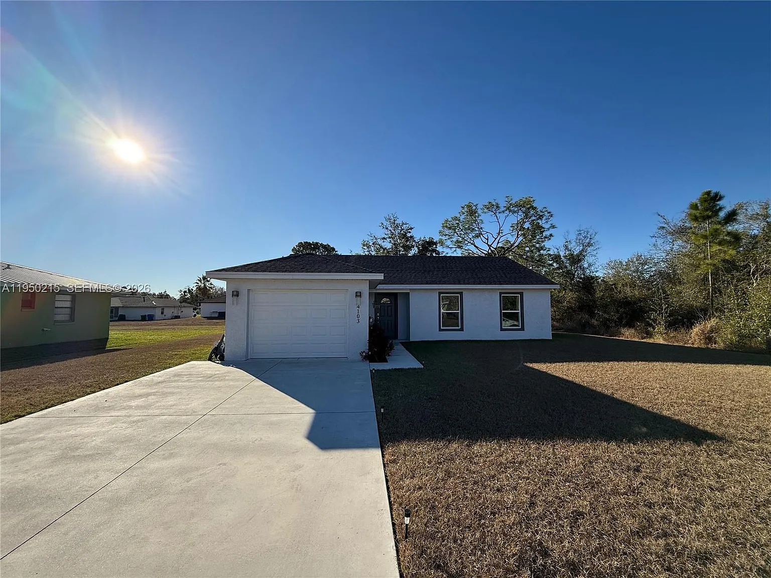 3 bed, 2.0 bath, 1400 sqft, $1,800 — Photo 2