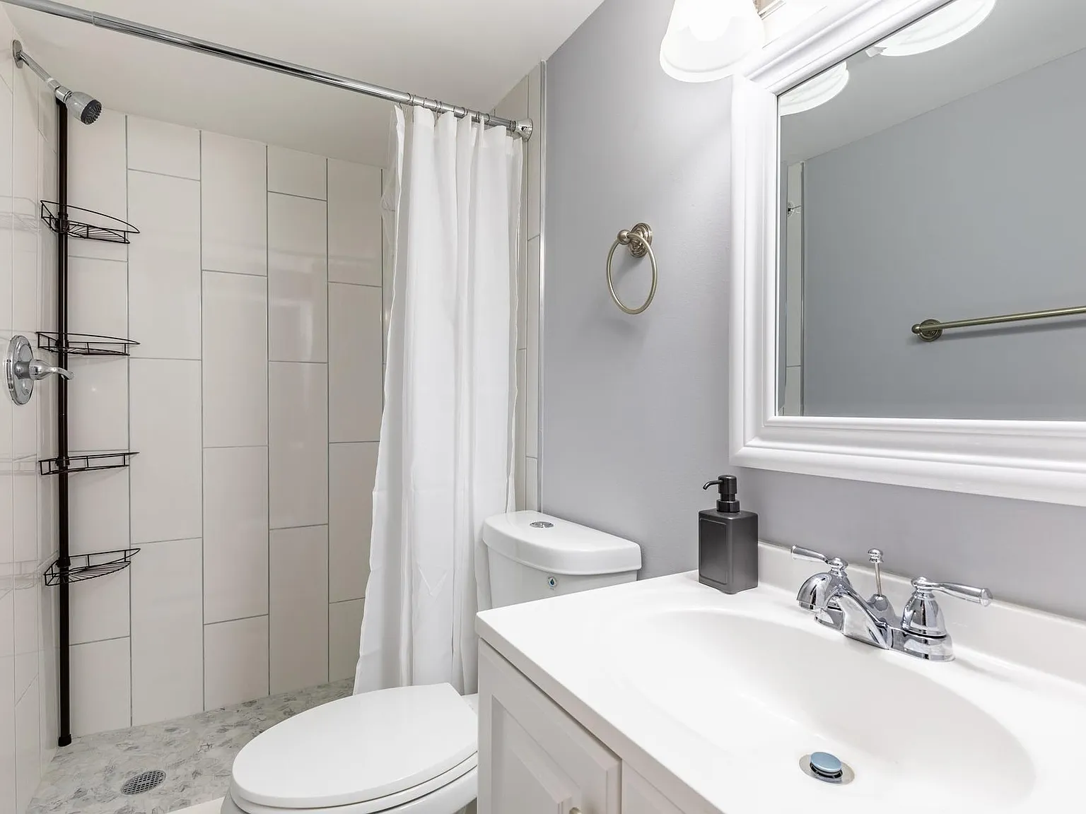 4 bed, 1408 sqft, $2,899 — Photo 4