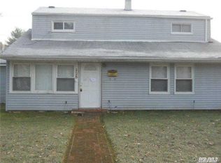 225 Lawrence Ln, Glen Cove, NY 11542