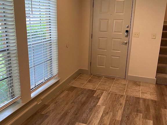 4th image of 10121 Camelot Dr