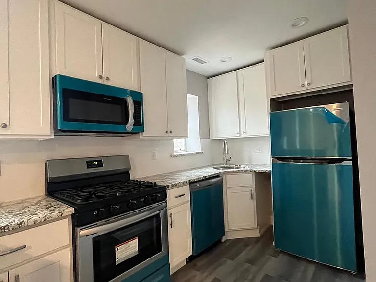 1208 Mifflin St #2 — Photo 4