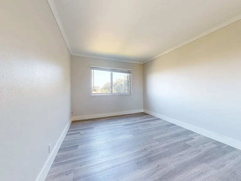 Charming Apartments in Prime Oakland Location! — Photo 34