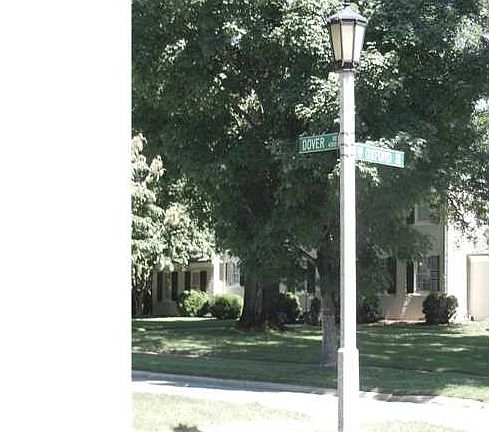 4th image of 201 Oxford Cir W