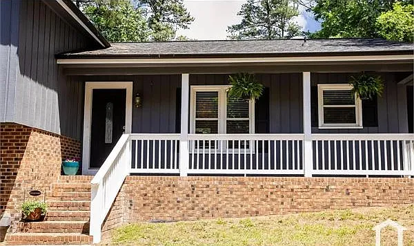 604 Colchester Dr — Photo 1