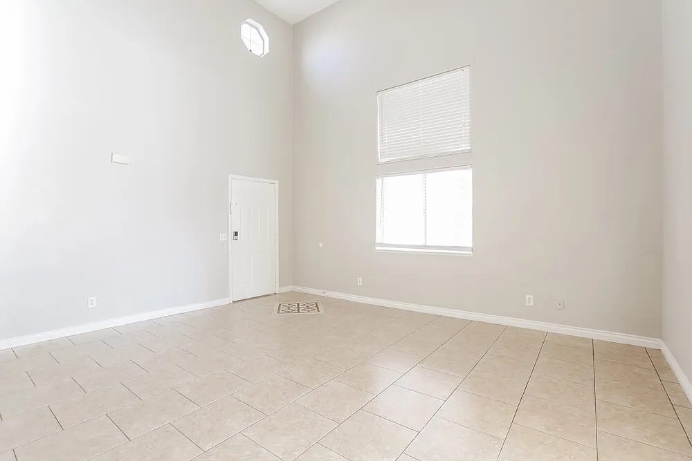 3 bed, 2.5 bath, 1570 sqft, $1,935 — Photo 4