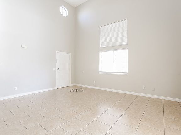 4th image of 7533 Hickory Hills Dr