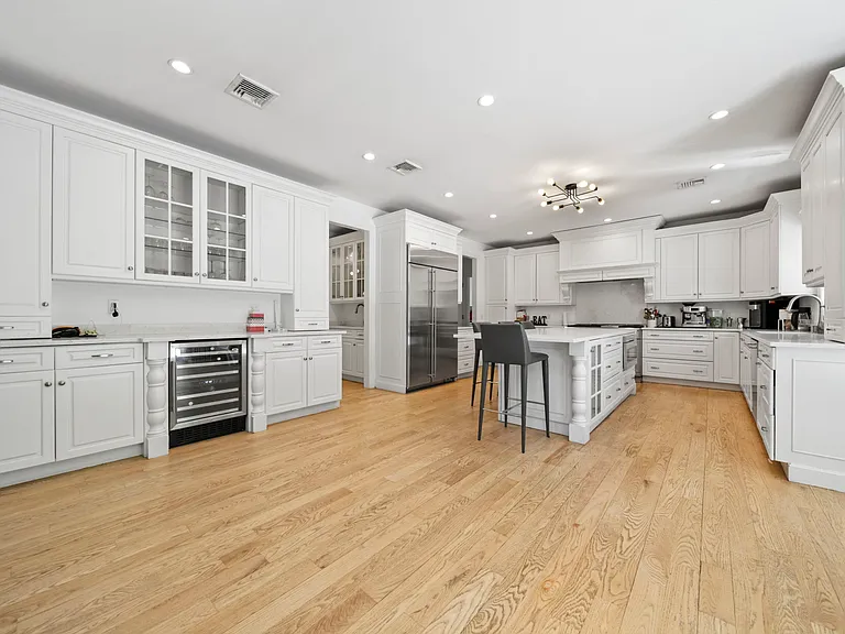 191 Jefferson Ave — Photo 11