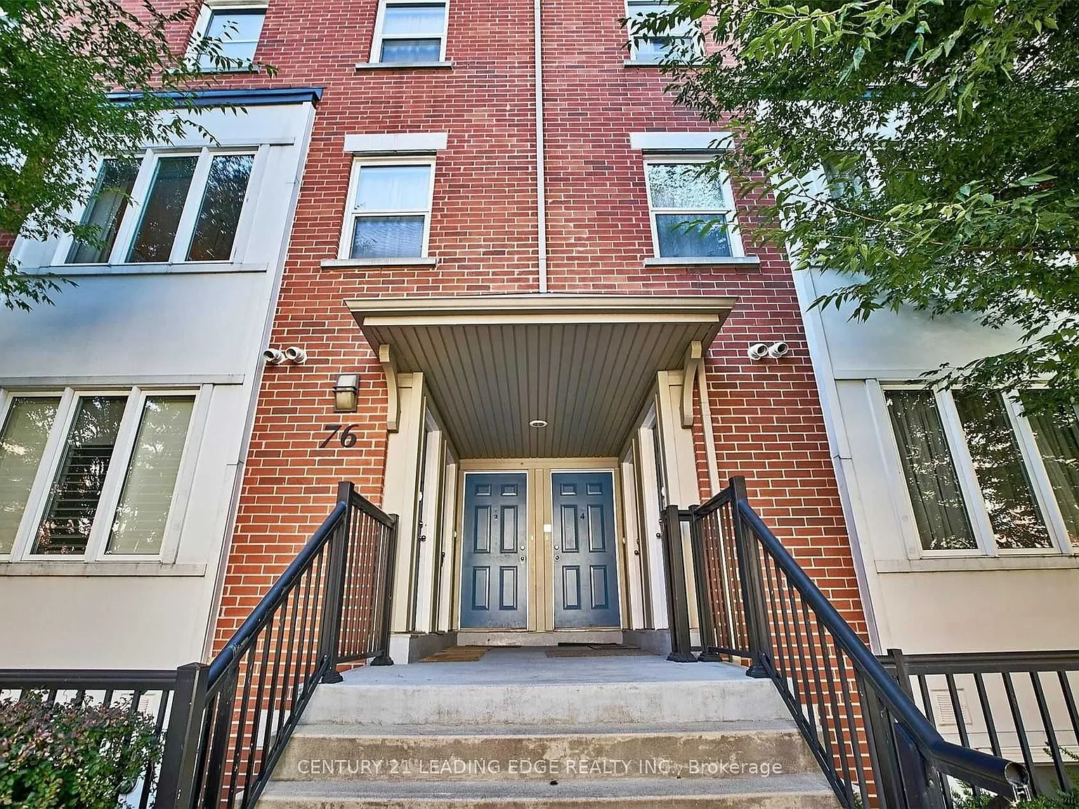 2 bed, $3,200 — Photo 1