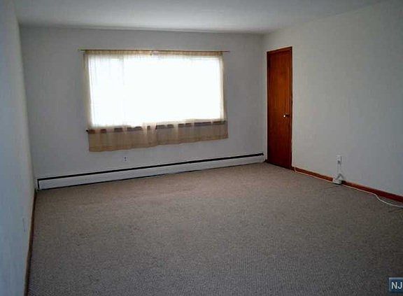 4th image of 760 Harvard Pl Floor 2