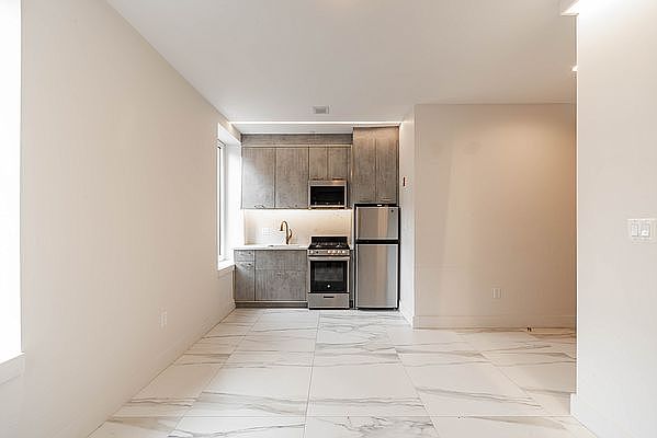 1st image of 130 Graham Ave #1A