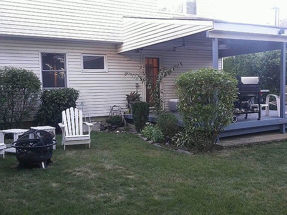 3rd image of 937 Bowling Green Dr