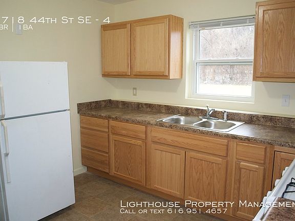 5th image of 2718 44th St SE APT 4