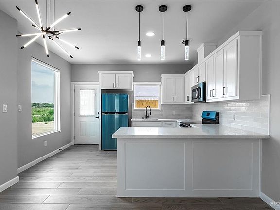 5th image of 5813 Ozark Ave #1