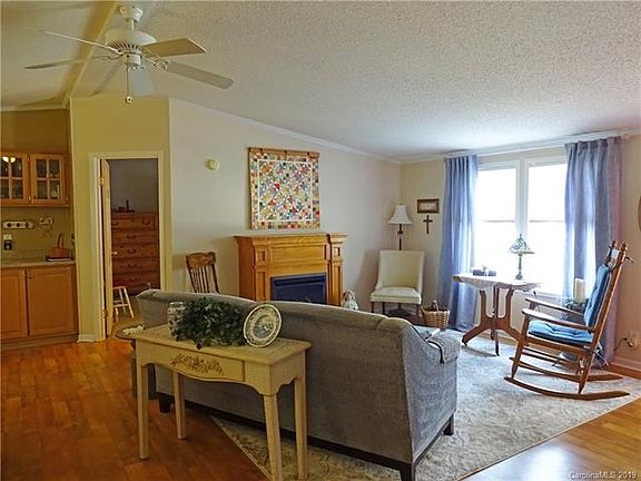 3rd image of 437 Riverwind Dr
