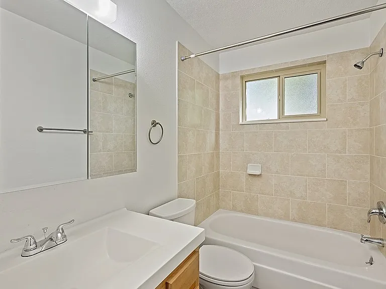 1635 Cook — Photo 33