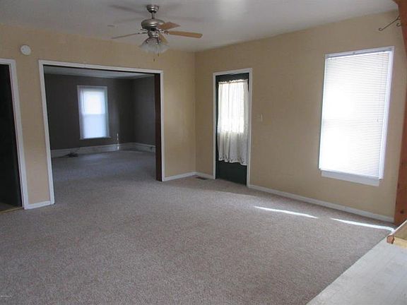 3rd image of 129 N Lincoln Ave