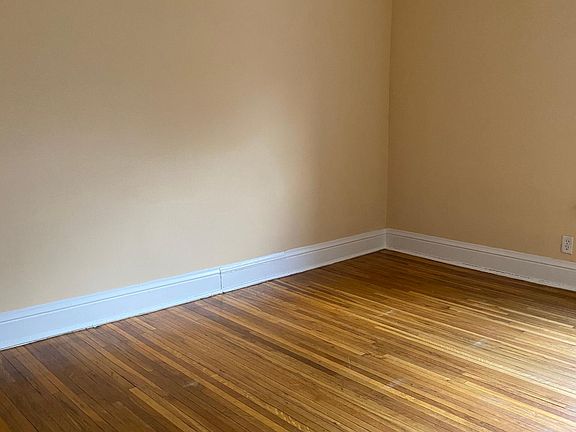 5th image of 2545 Garfield Ave APT 6