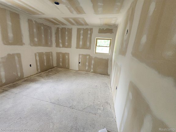 4th image of 27391 Spring Arbor Dr