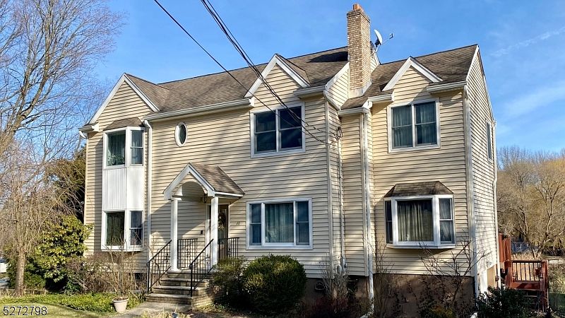 1st image of 48 Zinnia Dr