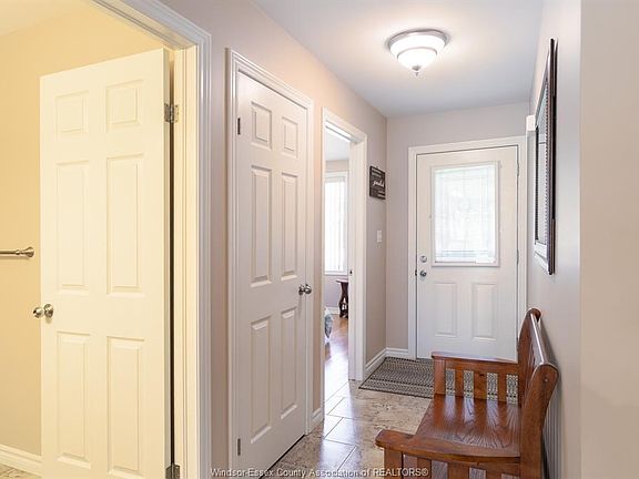 3rd image of 11123 Snowcrest St