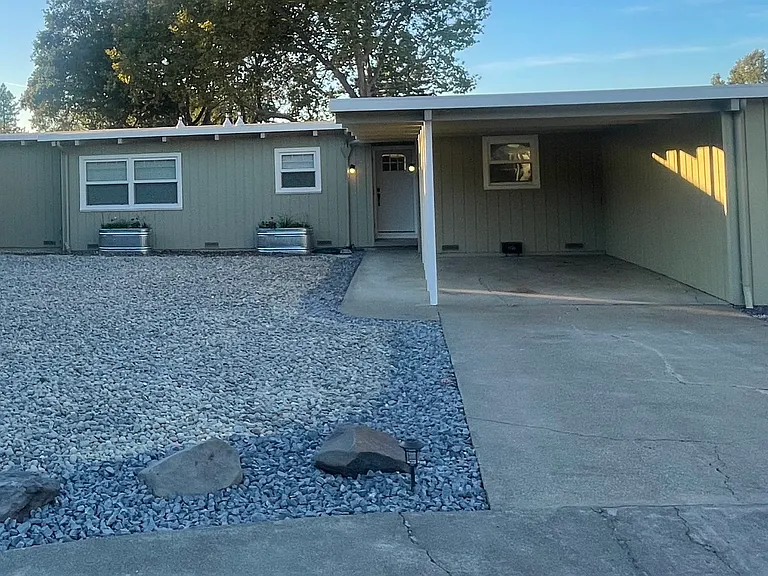 18 Brookside Way — Photo 1