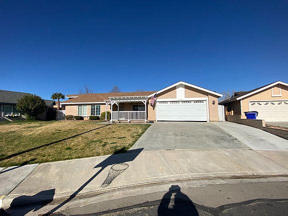 2nd image of 13400 Solitude Cir