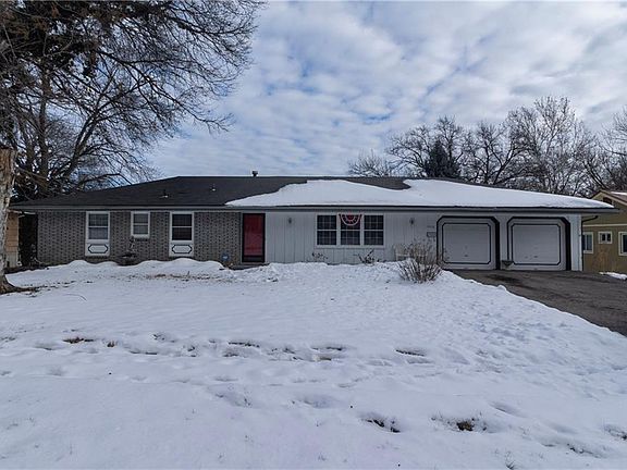 3rd image of 4536 Welborn Ln