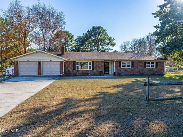 255 Foxcroft Road, Whispering Pines, NC 28327