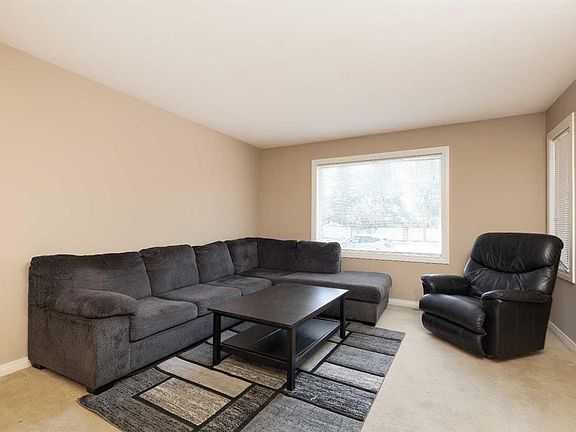 5th image of 2921 28th Ave S #1