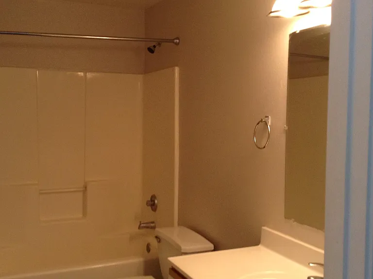 945 Apadana Ct — Photo 4