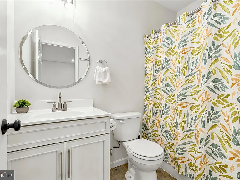 103 Janine Way #100 — Photo 24