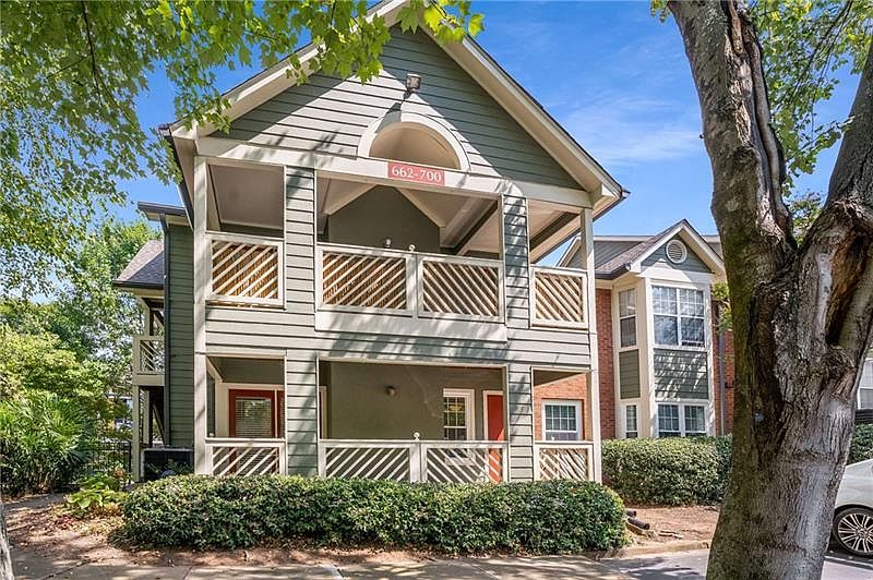 1st image of 668 McGill Pl NE