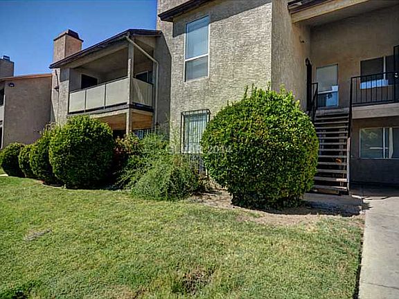5th image of 2961 Country Manor Ln APT 17