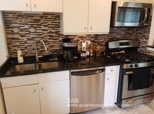 905 W Belmont Ave APT 3F, Chicago, IL 60657