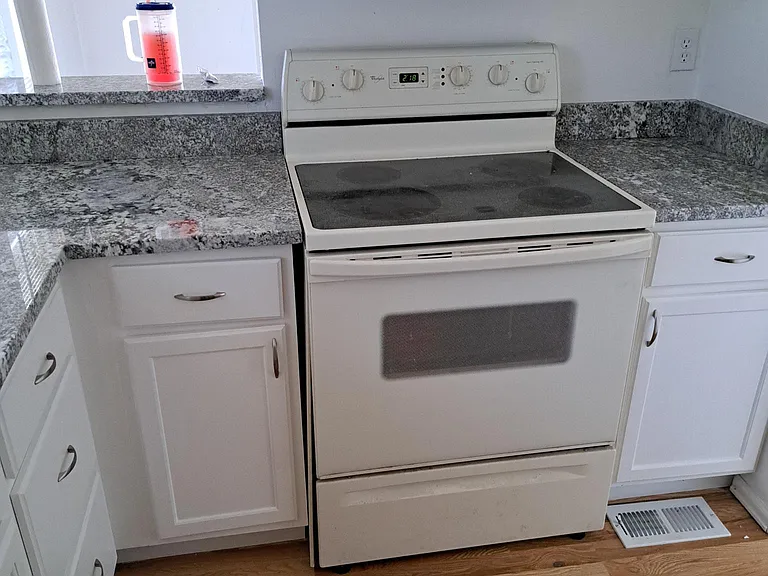 204 S Newark Cir — Photo 4