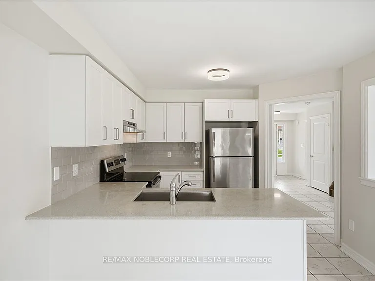 226 Bruce Cameron Dr — Photo 16