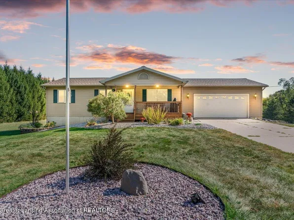 2093 Gale Rd, Eaton Rapids, MI 48827