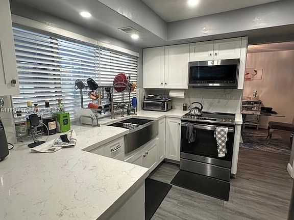 5th image of 6757 Arbor Dr