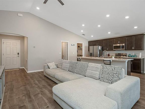 5th image of 1343 Mezzavalle Way