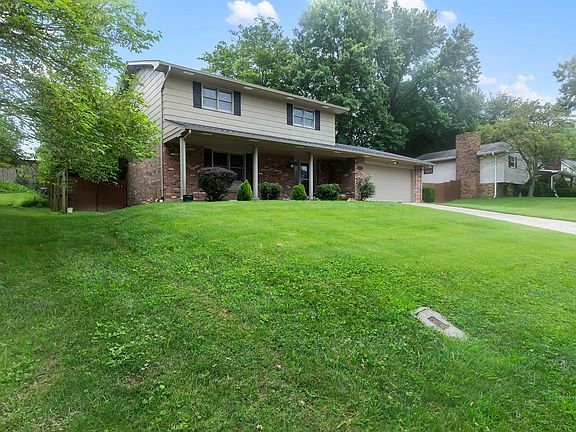 2nd image of 2036 Cambridge Dr