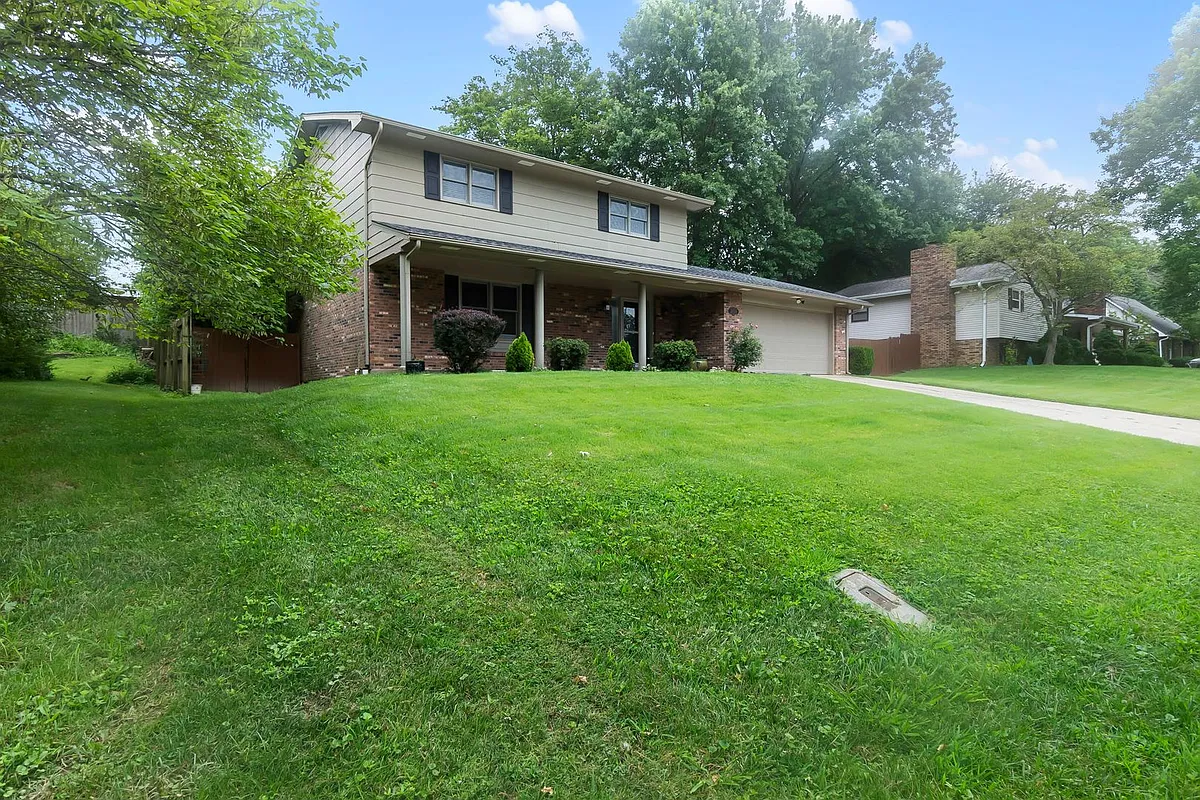 Building Photo - 2036 Cambridge Dr