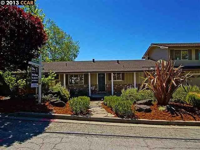 3157 Lucas Dr photo 1
